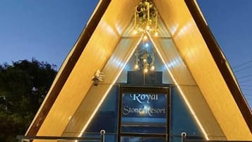 Prem Villa Cottage | Desk, free WiFi