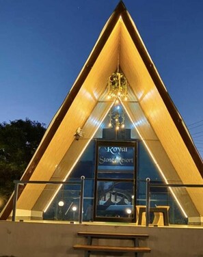 Prem Villa Cottage | Desk, free WiFi