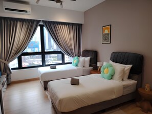 Laptopgeeigneter Arbeitsplatz, Bügeleisen/Bügelbrett, kostenloses WLAN