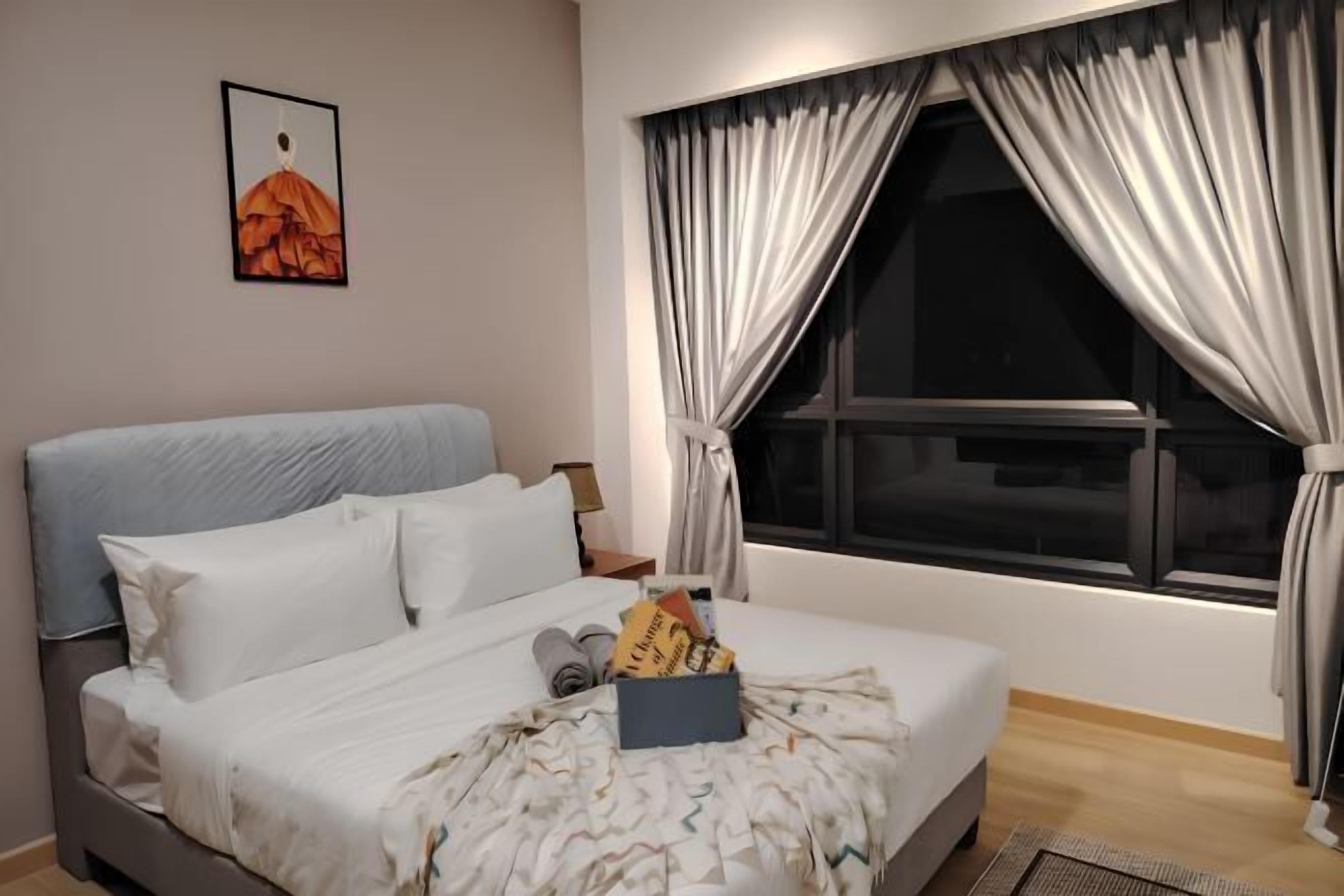 Laptop workspace, iron/ironing board, free WiFi, bed sheets