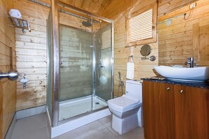 Classic-Doppelzimmer, Balkon, Poolblick | Badezimmer