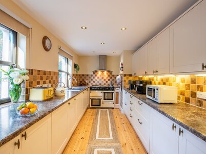 Beautiful private villa for 7 guests with WIFI, TV, patio and panoramic view