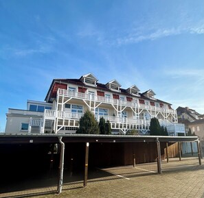 Exterior - Kühlungsborn vacation apartment for the perfect vacation: beach, park & forest (Kühlungsborn)