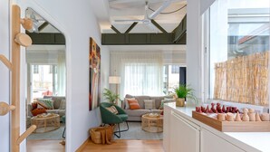 อพาร์ทเมนท์ (3 Bedrooms) | บริเวณนั่งเล่น