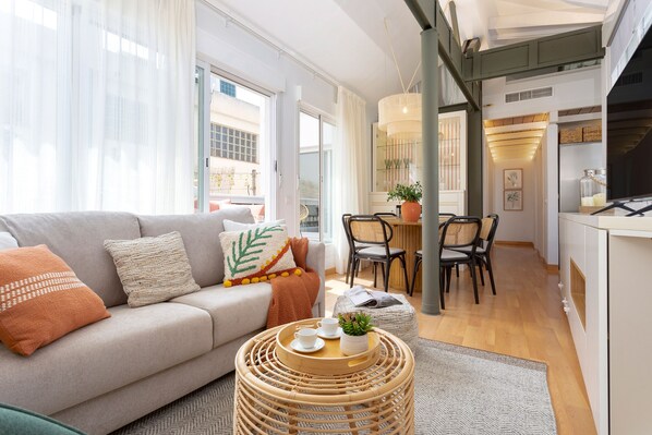 Lejlighed (3 Bedrooms) | Opholdsområde | Tv