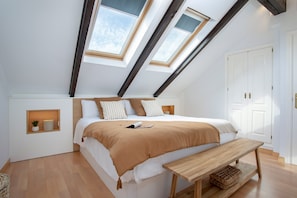 Lägenhet (3 Bedrooms) | 3 sovrum, skrivbord, strykjärn/strykbräda och gratis wi-fi