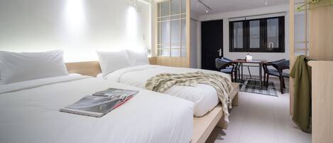 1 bedroom, in-room safe, desk, iron/ironing board