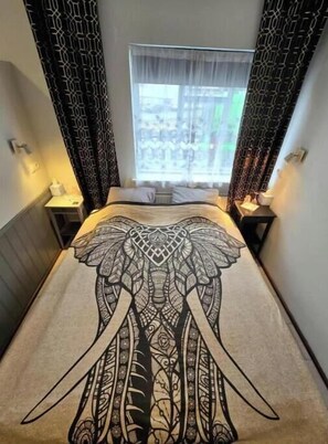 1 bedroom, travel crib, free WiFi, bed sheets