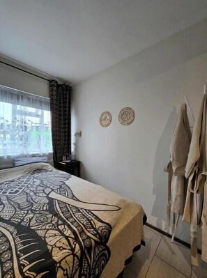 1 bedroom, travel crib, free WiFi, bed sheets - Lucy's Apartment (Borgarnes)