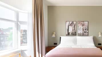 1 chambre, décoration personnalisée, ameublement personnalisé, bureau