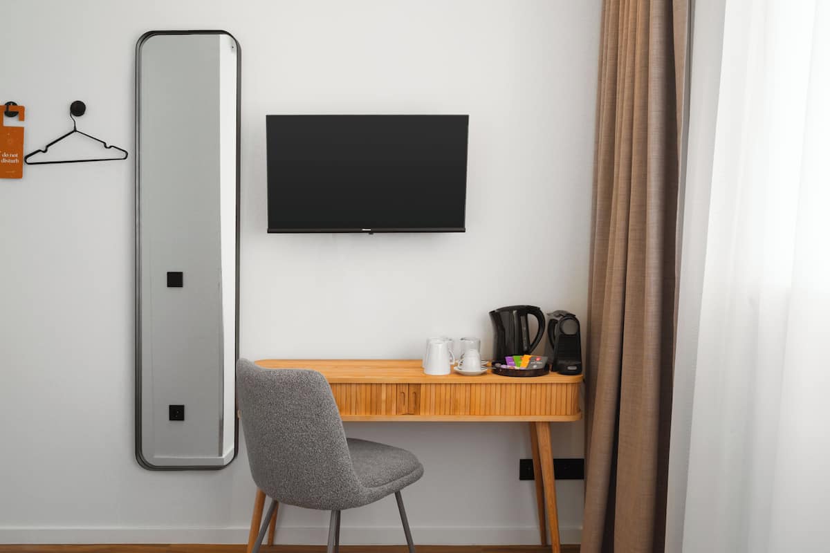 Double Room | Individually decorated, individually furnished, desk, laptop workspace