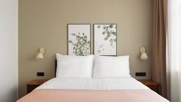 Kamer | Individueel gedecoreerd, individueel gemeubileerd, een bureau