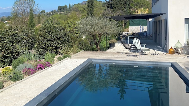 حمّام سباحة خارجي
