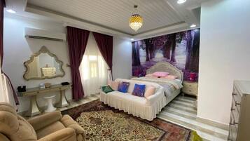 Chalet Familial, 4 chambres, patio, en bord de piscine