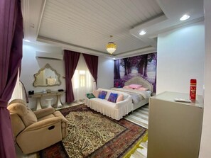 4 chambres, coffres-forts dans les chambres, rideaux occultants