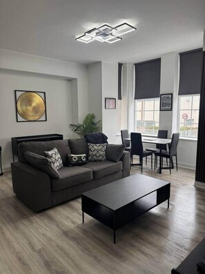 Nicht klassifiziertes Bild, 2 von 24, Schaltfläche