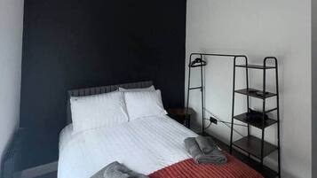 2 Schlafzimmer, Bügeleisen/Bügelbrett, WLAN, Bettwäsche