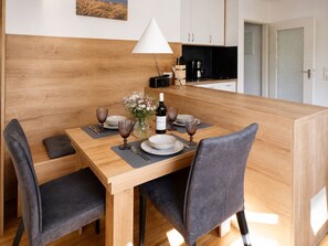 Dining - Vacation apartment in Duhnen near the beach with balcony & pool (Cuxhaven)