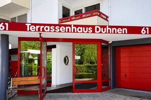 Exterior detail - Vacation apartment in Duhnen near the beach with balcony & pool (Cuxhaven)