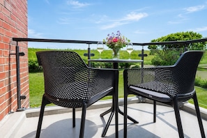 Outdoor dining - Vacation apartment Duhnen behind the dike in Duhnen| Lüttje Mööv (Cuxhaven)