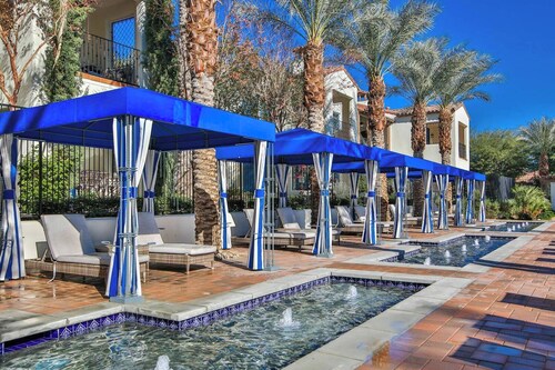 Newly Remodeled Legacy Villas Studio Villa #B