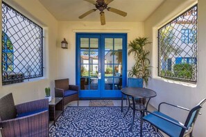 屋外ダイニングエリア