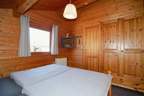 2 chambres, fer et planche à repasser, lit parapluie, Wi-Fi gratuit