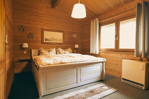 2 habitaciones, tabla de planchar con plancha y cuna de viaje 