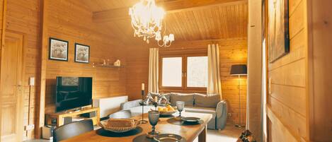 TV, lettore DVD, videoteca, impianto stereo