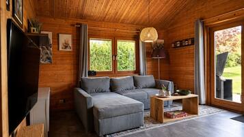 Fernseher, DVD-Player, Bücher, Videothek
