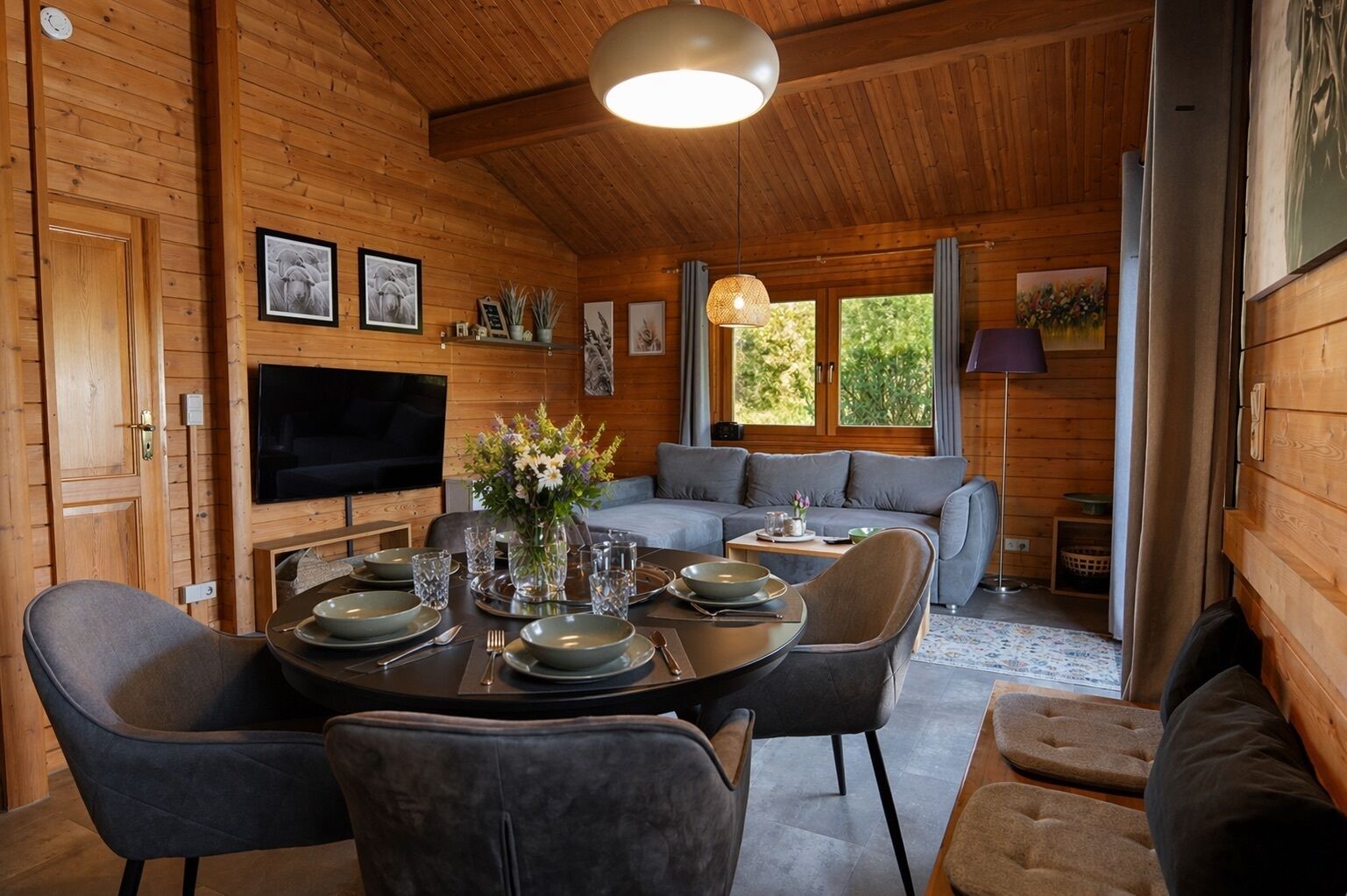 Fernseher, DVD-Player, Videothek, Stereoanlage