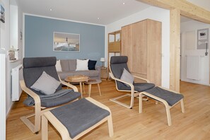 TV, video library, stereo