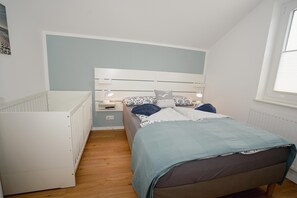 3 chambres, fer et planche à repasser, lit parapluie, Wi-Fi gratuit
