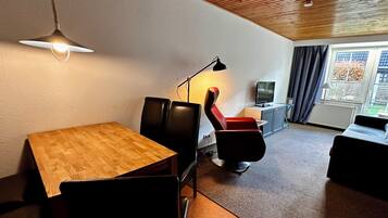 Fernseher, Stereoanlage