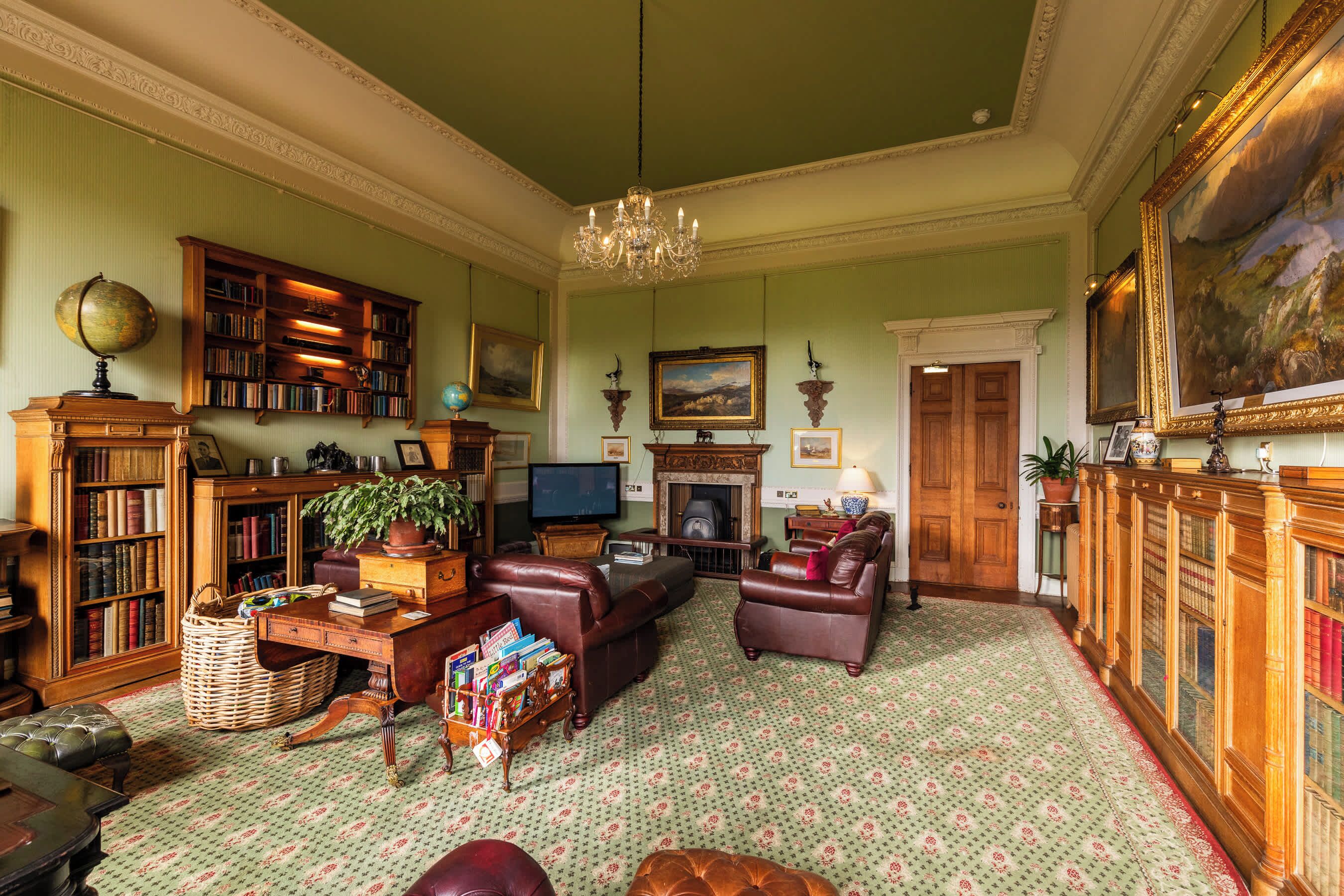 Televisión, estéreo y oficina 