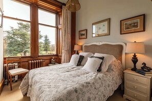 10 bedrooms, desk, iron/ironing board, travel crib - Errol Park - Grand Stately Home & Views, Sleeps 20! (Errol)