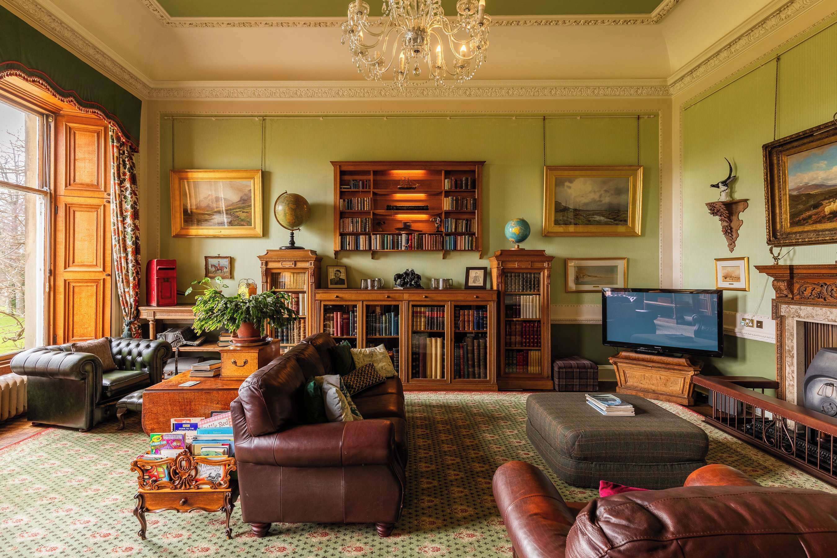 Televisión, estéreo y oficina 