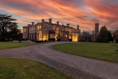 Errol Park - Grand Stately Home & Views, Sleeps 20!