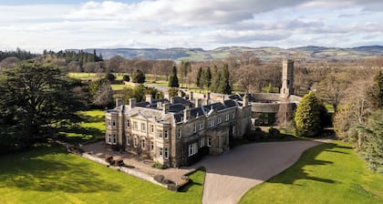 Errol Park - Grand Stately Home & Views, Sleeps 20!