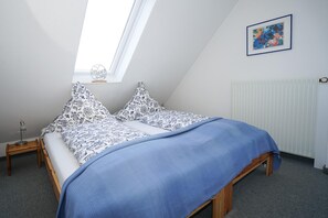 2 Schlafzimmer, Reisekinderbett, kostenloses WLAN