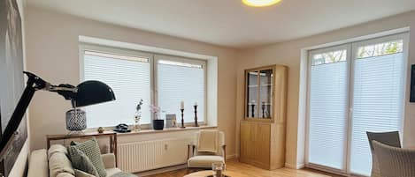 Fernseher, Stereoanlage