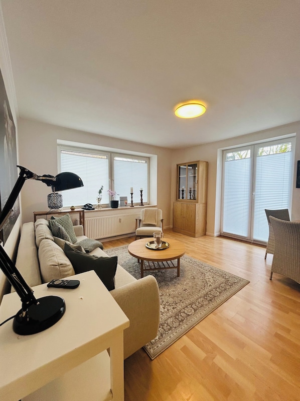 Fernseher, Stereoanlage