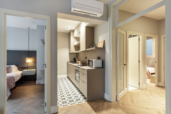 2 chambres, fer et planche à repasser, Wi-Fi, draps fournis