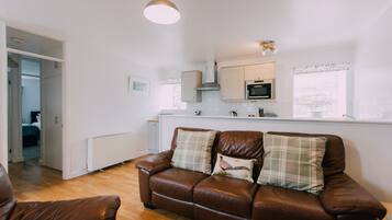 Smart TV, DVD player, table football, ping pong