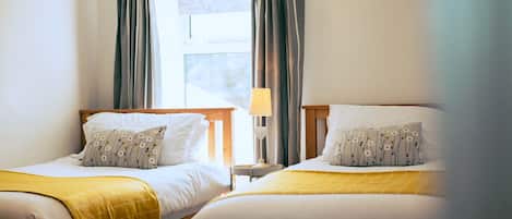 2 bedrooms, desk, iron/ironing board, free WiFi