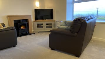 Smart TV, futbolito, tenis de mesa y libros