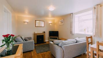 Smart TV, DVD player, table football, ping pong
