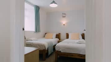 3 Schlafzimmer, Schreibtisch, Bügeleisen/Bügelbrett, kostenloses WLAN