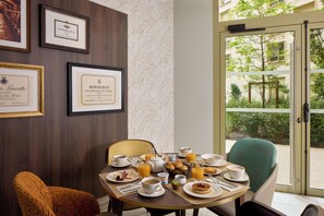 Daily continental breakfast for a fee