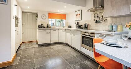 a charming hideaway in Blakeney village